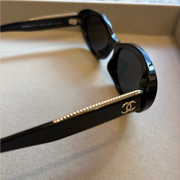 CHANEL Black Sunglasses with Gold Detailing - Picture 3 of 5